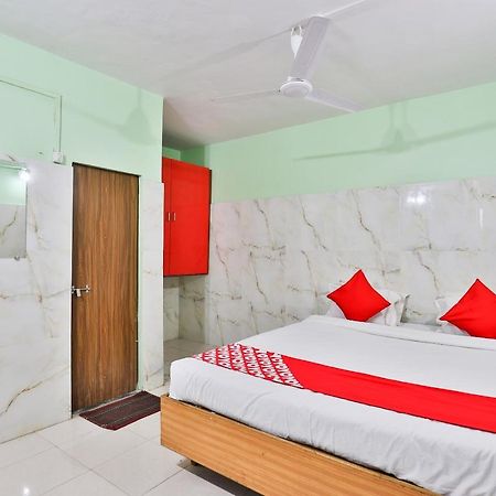 Oyo 24833 Hotel Silver Daman Luaran gambar