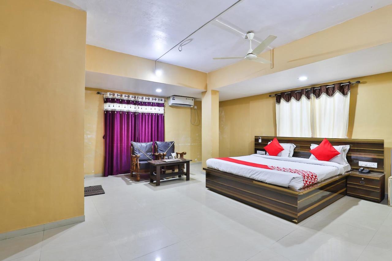 Oyo 24833 Hotel Silver Daman Luaran gambar
