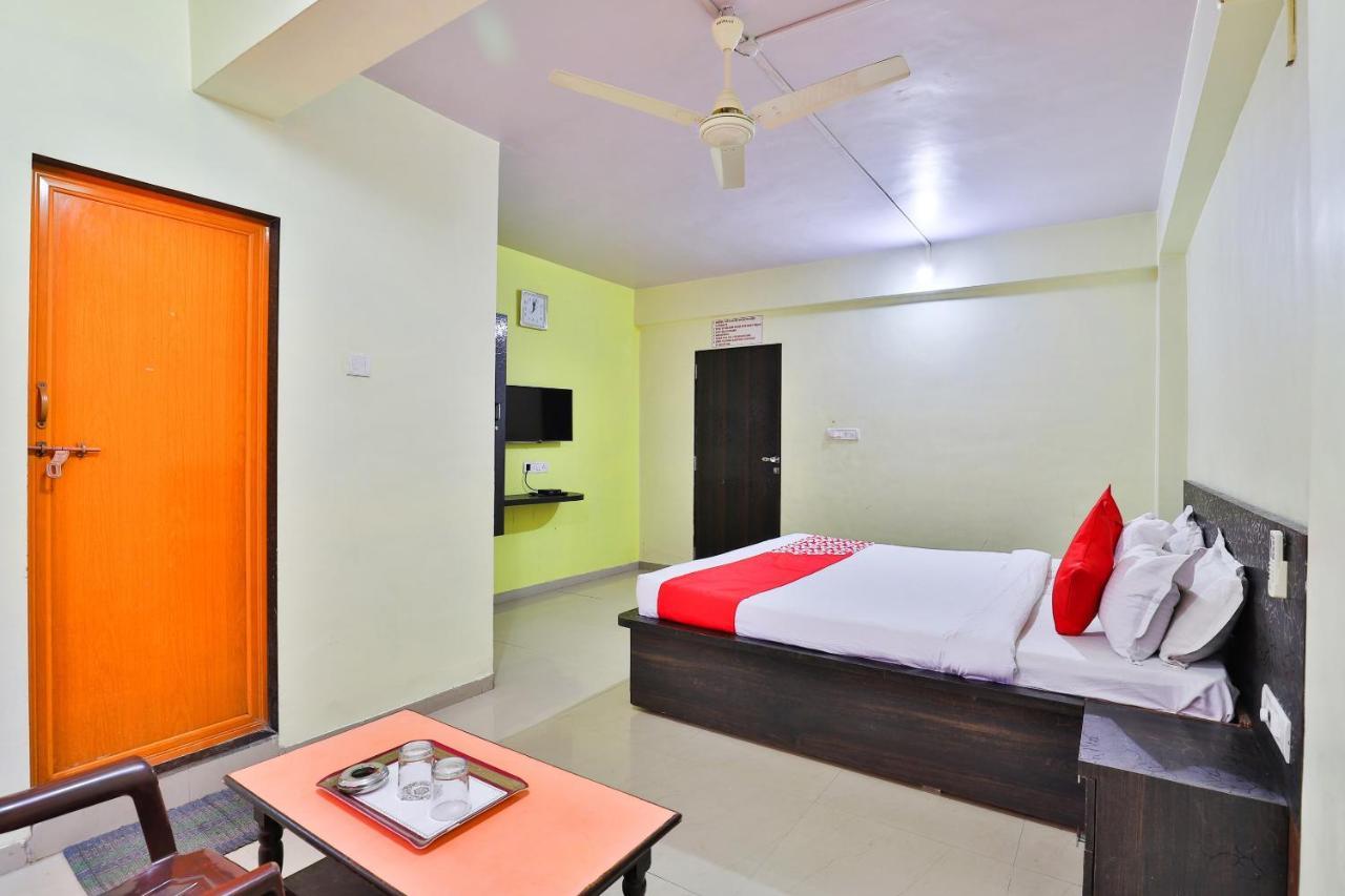 Oyo 24833 Hotel Silver Daman Luaran gambar