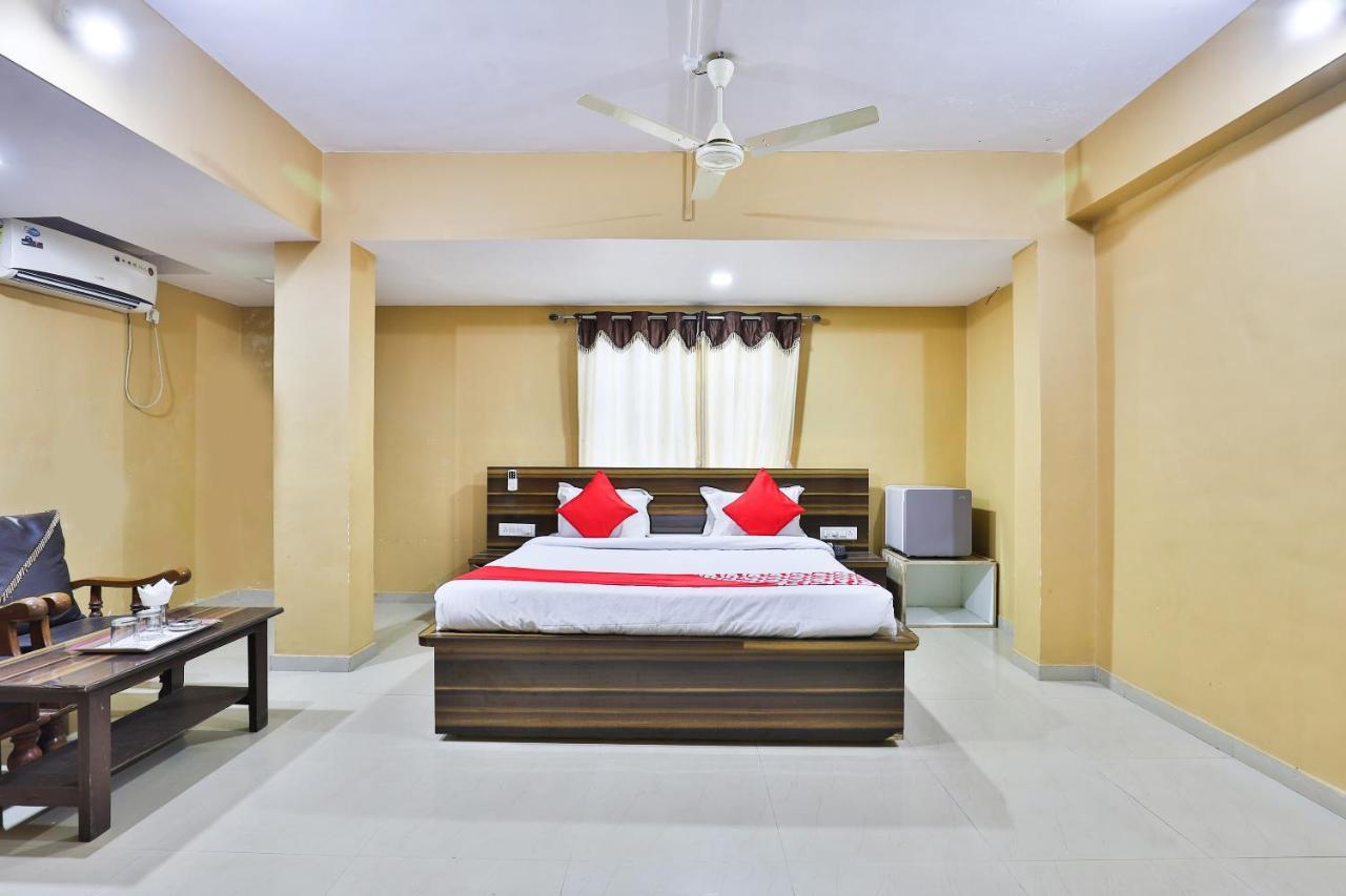 Oyo 24833 Hotel Silver Daman Luaran gambar