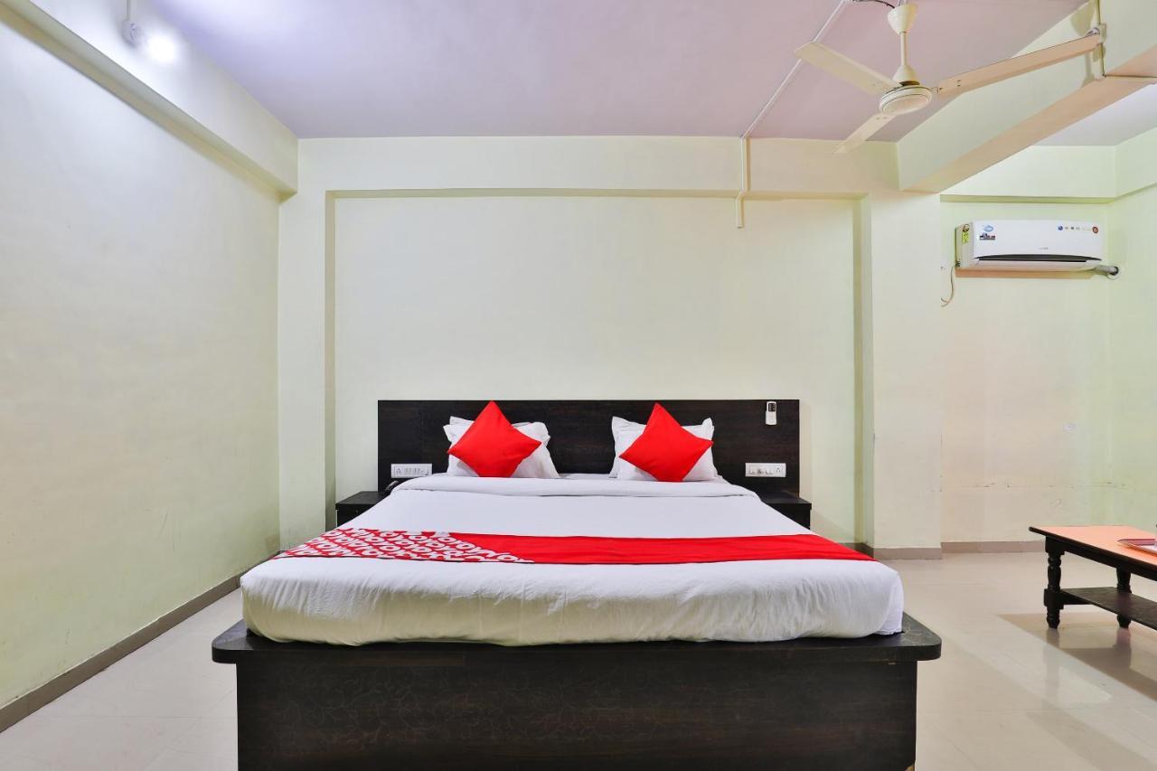 Oyo 24833 Hotel Silver Daman Luaran gambar