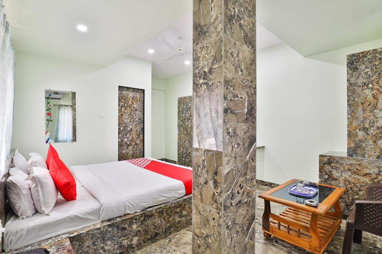 Oyo 24833 Hotel Silver Daman Luaran gambar