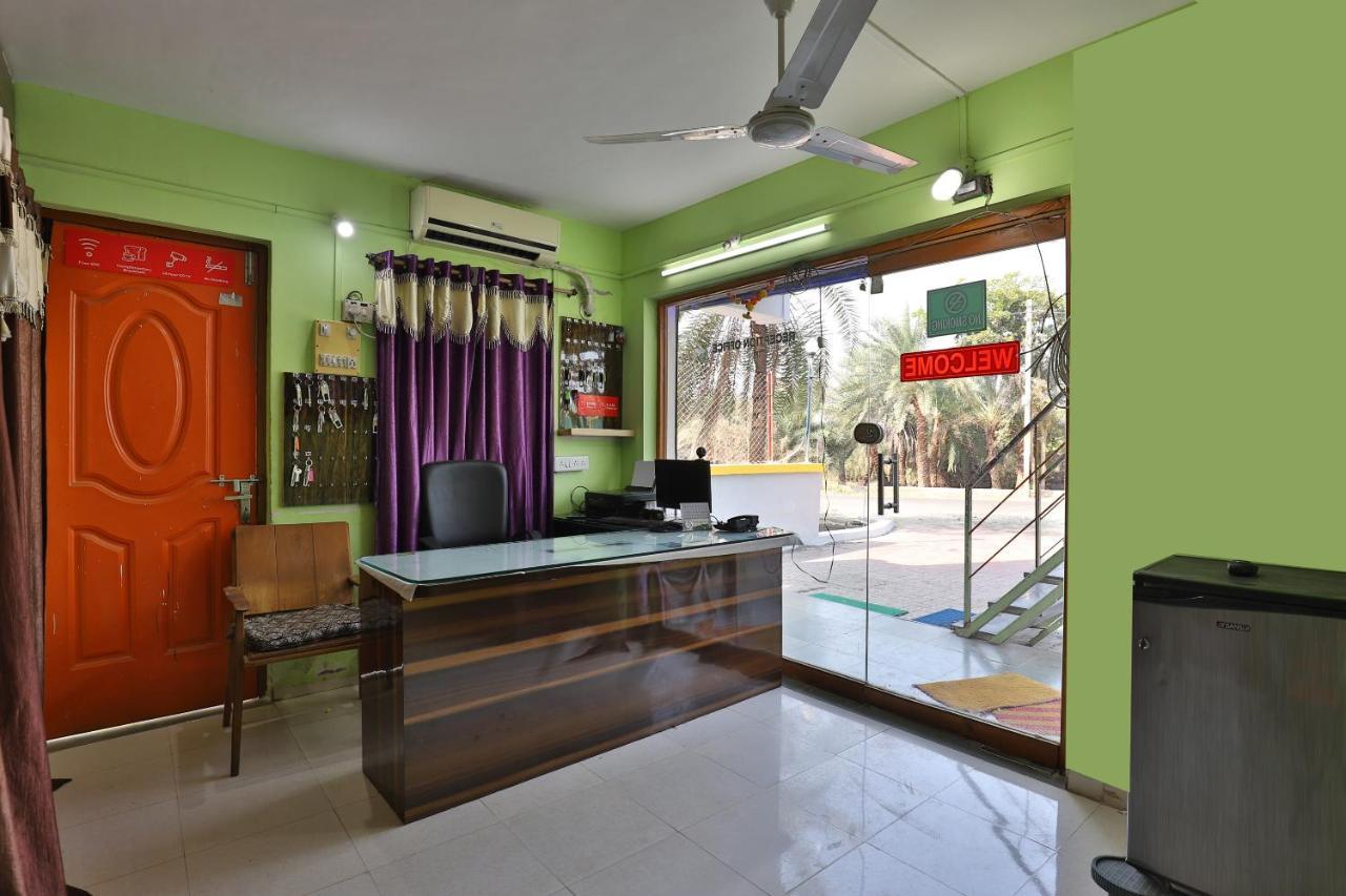 Oyo 24833 Hotel Silver Daman Luaran gambar