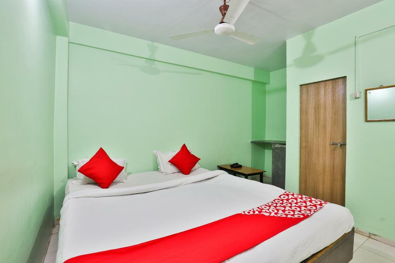 Oyo 24833 Hotel Silver Daman Luaran gambar